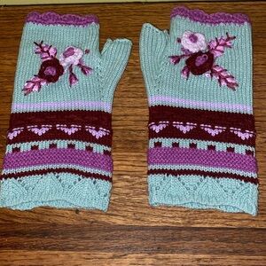 Fingerless Hatd Warmers purple blue flowers